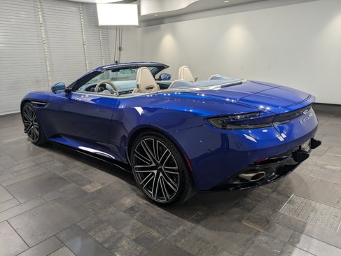 Used 2024 Aston Martin DB12 Convertible image 2