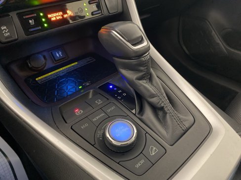 Used 2019 Toyota RAV4 Limited image 33