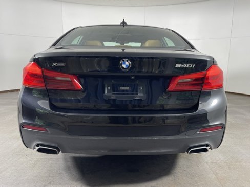Used 2018 BMW 540i xDrive image 6
