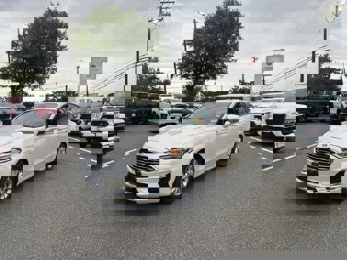 Used 2020 Ford Fusion SEL image 1