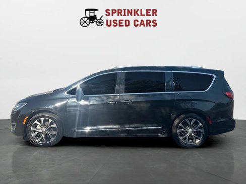 Used 2017 Chrysler Pacifica Limited image 14
