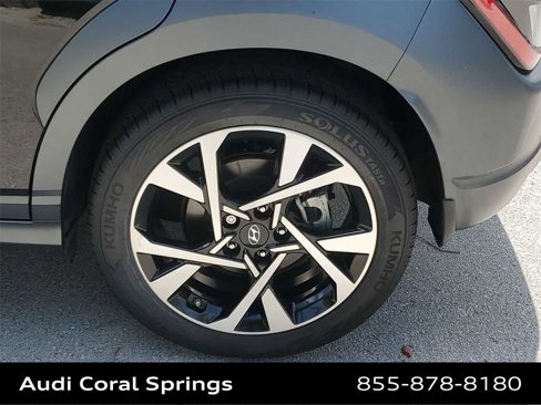 Used 2022 Hyundai Kona Limited image 16