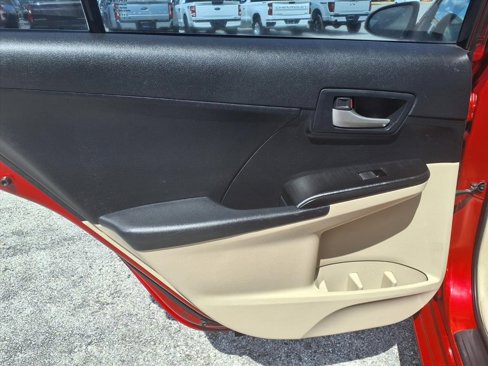 Used 2012 Toyota Camry LE image 16