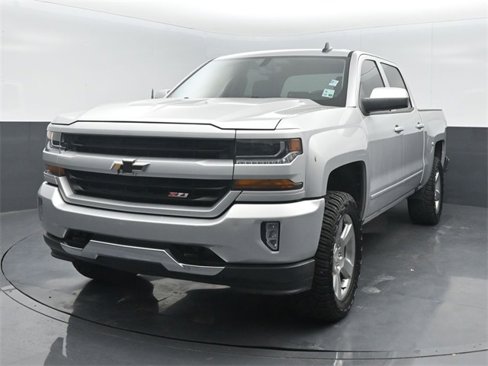Used 2018 Chevrolet Silverado 1500 LT w/ Texas Edition image 3