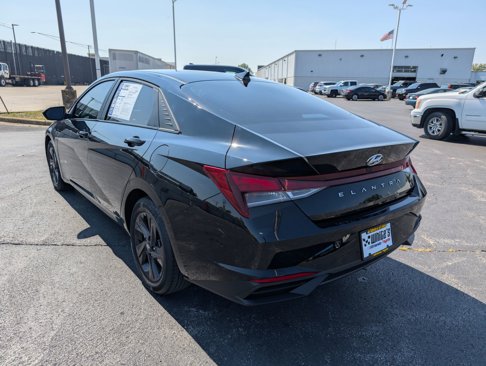 Used 2021 Hyundai Elantra SEL w/ Convenience Package image 4