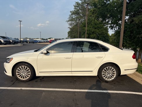 Used 2016 Volkswagen Passat 1.8T SE image 2