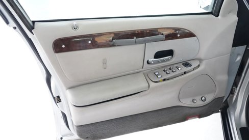 Used 1998 Lincoln Town Car Executive image 17