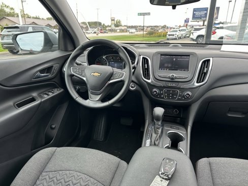 Used 2023 Chevrolet Equinox LT image 13