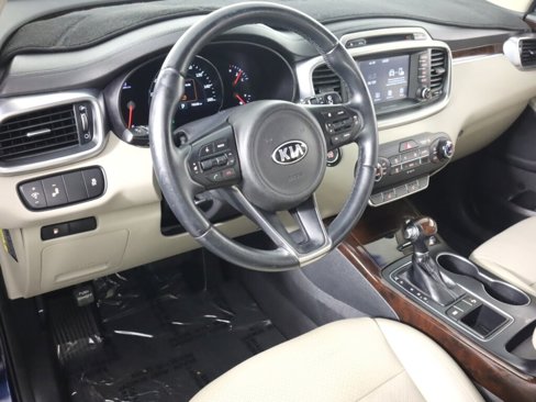 Used 2017 Kia Sorento EX image 9