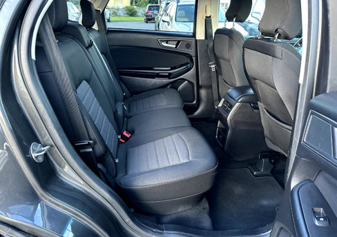 Used 2018 Ford Edge SE image 11