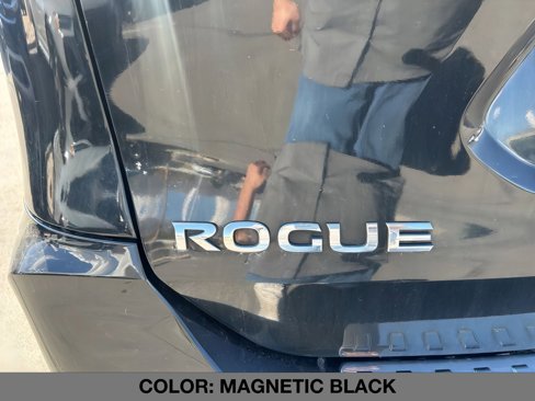 Used 2018 Nissan Rogue SL w/ Premium Package image 11