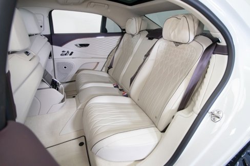 Used 2021 Bentley Flying Spur W12 image 47