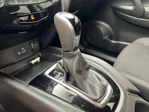 Used 2019 Nissan Rogue Sport S image 21