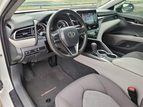 Used 2023 Toyota Camry LE image 2