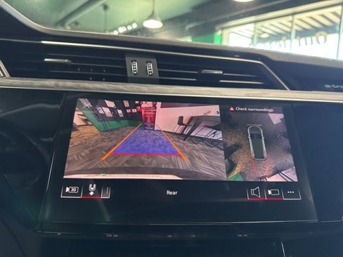 Used 2021 Audi e-tron Premium w/ Convenience Plus Package image 25