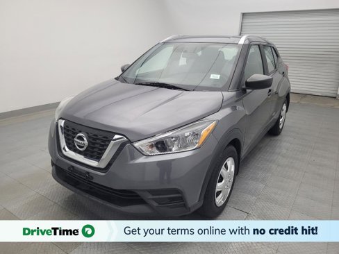 Used 2019 Nissan Kicks S image 1