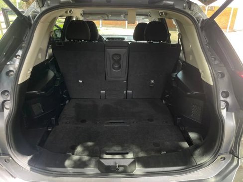 Used 2018 Nissan Rogue SV image 8