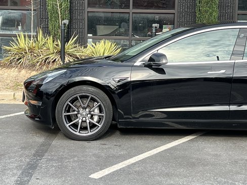 Used 2018 Tesla Model 3 Mid Range image 10