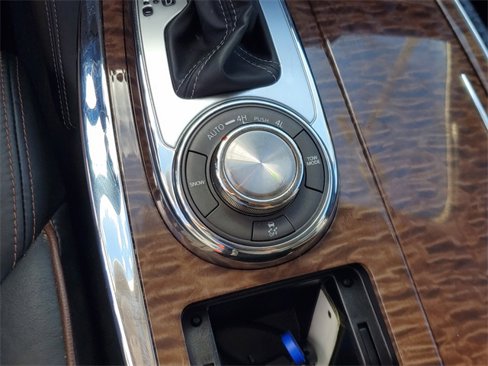 Used 2020 Nissan Armada SL image 32