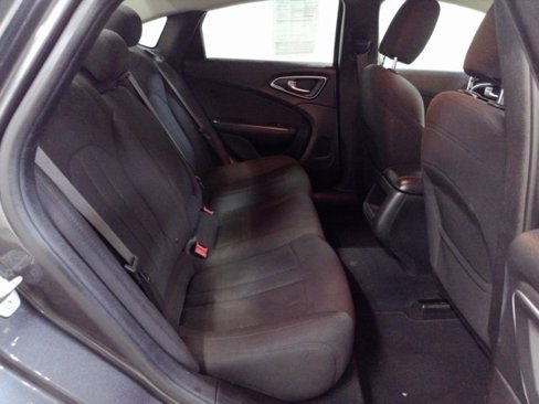Used 2015 Chrysler 200 Limited w/ Convenience Group image 20