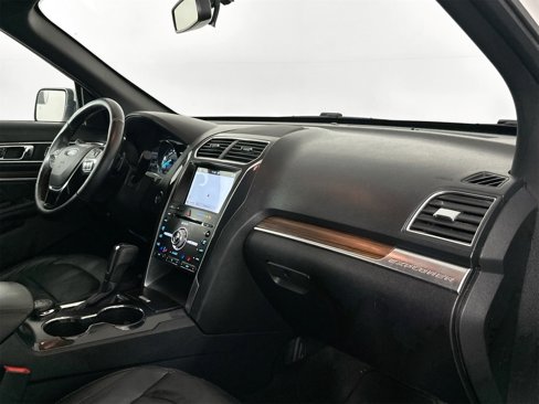 Used 2017 Ford Explorer Limited image 22