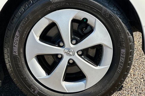 Used 2015 Toyota Prius Three image 27