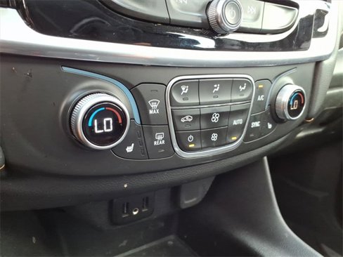 Used 2019 Chevrolet Traverse LT w/ LT Premium Package image 23