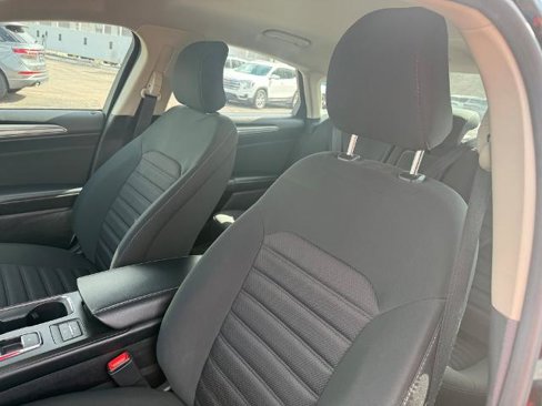 Certified 2018 Ford Fusion SE image 12