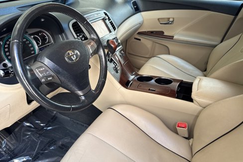 Used 2011 Toyota Venza AWD image 10