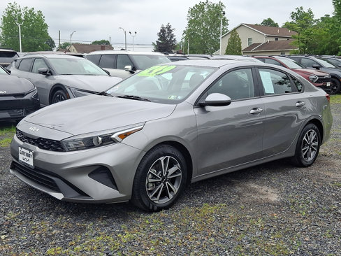 Used 2022 Kia Forte LXS image 3