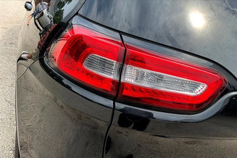 Used 2015 Jeep Cherokee Limited image 22