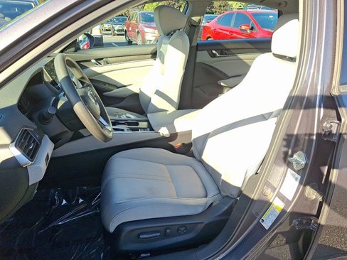 Used 2018 Honda Accord EX image 14