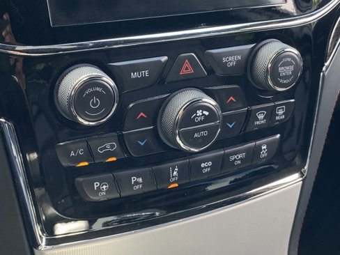Used 2019 Jeep Grand Cherokee Summit image 21