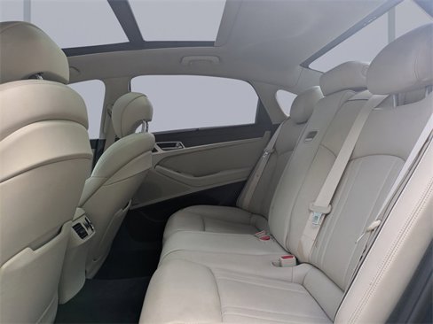 Used 2015 Hyundai Genesis 5.0 w/ Option Group 05 image 12