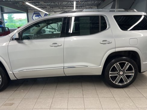 Used 2018 GMC Acadia Denali w/ Technology Package image 4