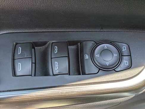 Used 2023 GMC Acadia SLT image 11