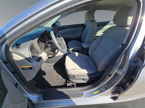 Used 2017 Hyundai Elantra SE image 13