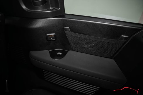 Used 2023 Land Rover Defender 110 X-Dynamic SE image 61