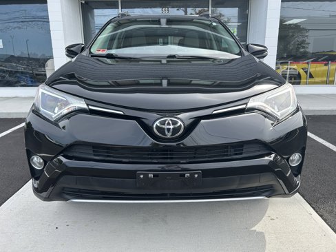 Used 2017 Toyota RAV4 XLE image 2