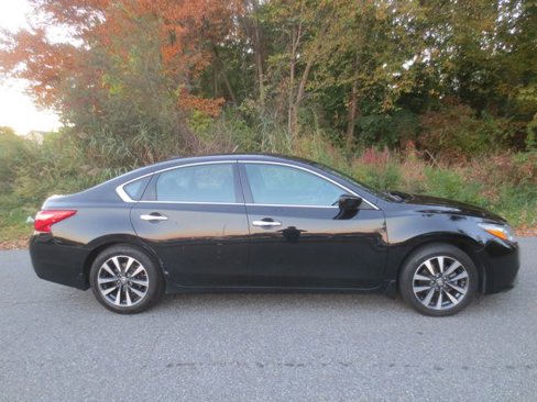 Used 2017 Nissan Altima 2.5 SV image 10