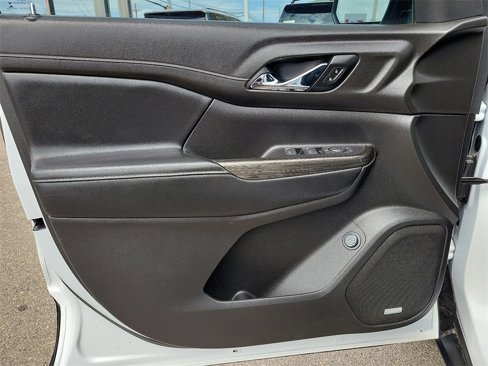 Used 2019 GMC Acadia SLT w/ Black Edition image 18