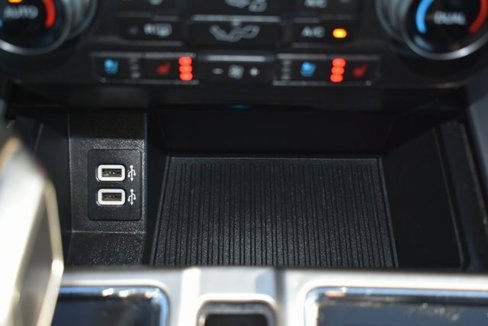 Used 2018 Ford F150 Platinum w/ Equipment Group 701A Luxury image 34