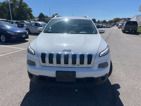 Used 2018 Jeep Cherokee Latitude Plus w/ Cold Weather Group image 16