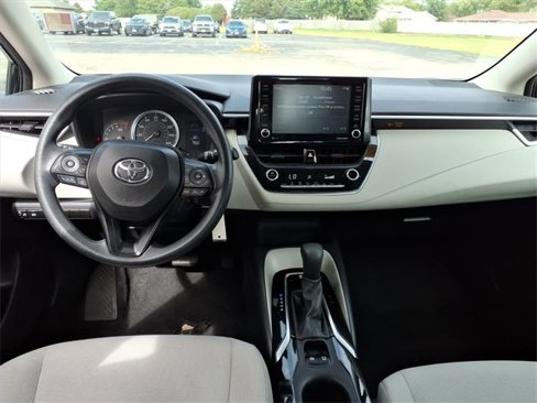 Certified 2022 Toyota Corolla LE image 15