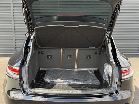 Certified 2025 Porsche Macan image 26