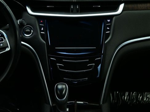 Used 2018 Cadillac XTS Luxury image 6