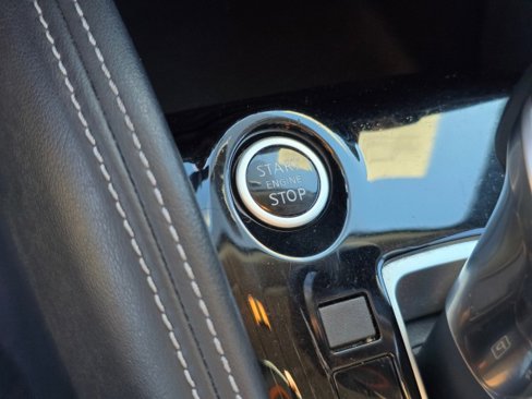 Used 2018 Nissan Kicks S image 31