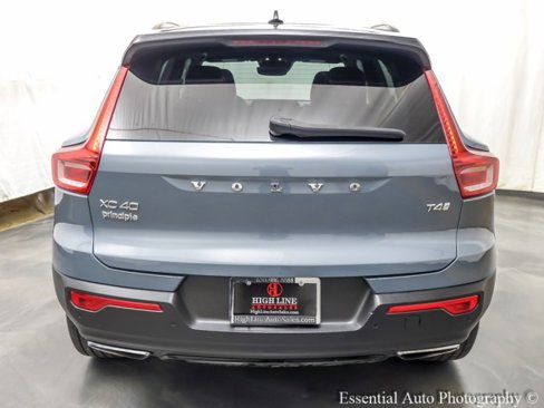 Used 2020 Volvo XC40 T4 R-Design image 7