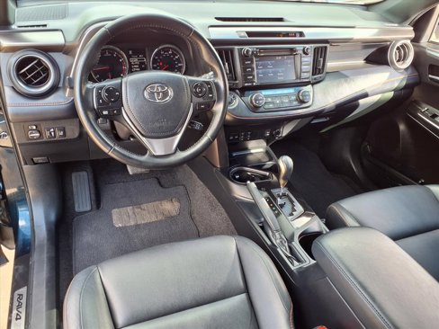Used 2018 Toyota RAV4 SE image 13