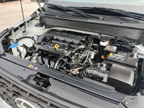 Used 2023 Hyundai Venue SE image 16